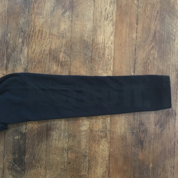 Nike Black Leggings - Picture 4 of 4